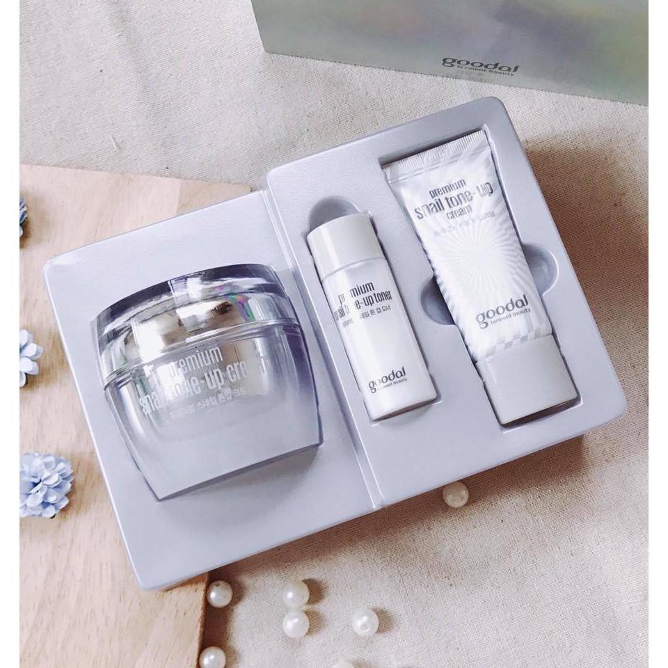 Set dưỡng trắng tức thì chiết xuất Ốc Sên Goodal Premium Snail Tone Up Cream Special Set [3 Items]