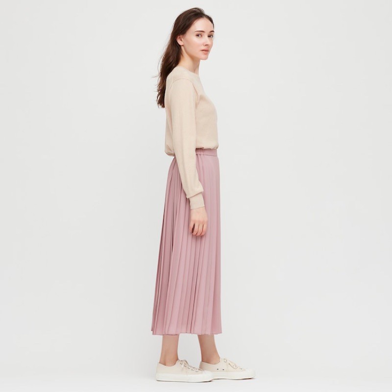 Chân váy xếp ly Uniqlo