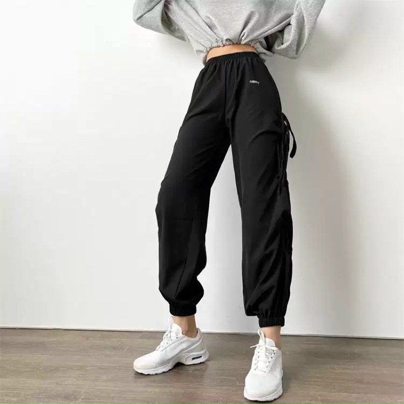 QUẦN JOGGER THỂ THAO NỮ VẢI DÙ DÂY RÚT - QUẦN DÁNG RỘNG SIÊU XINH
