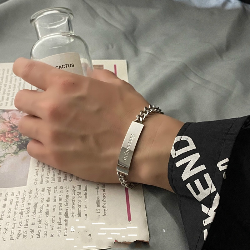 Vòng đeo tay phong cách Hàn Quốc cá tính hợp thời trang