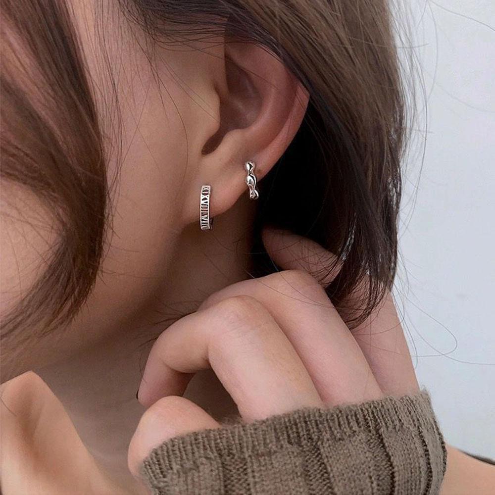 Khuyên Tai Tròn Khắc Số La Mã Dễ Thương|Khuyên Tai Dạng Hạt Nhiều Màu Sắc