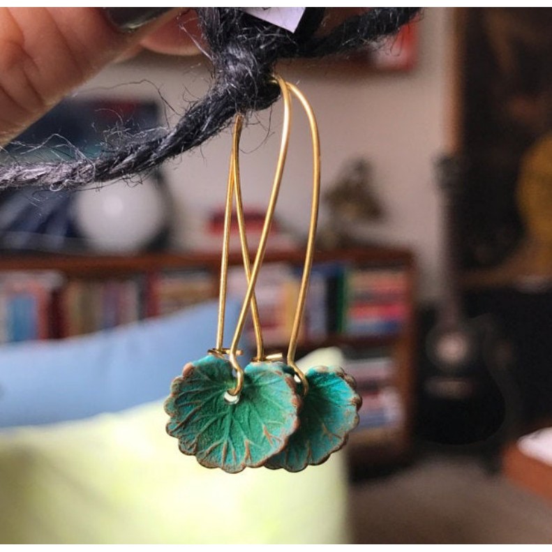 Khuyên tai / Bông tai Turquoise Lily phong cách Retro - Lá sen