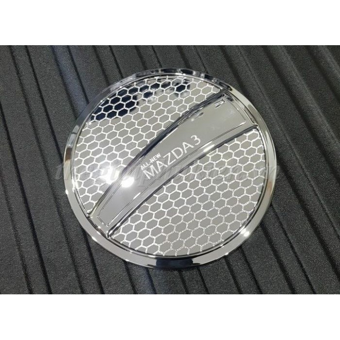 Ốp nắp xăng xe Mazda 3, Mazda3 2020 - 2021- 2022- 2023 mạ Crom cao cấp