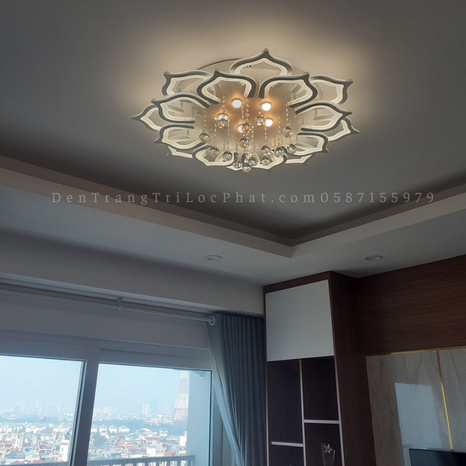 Đèn trần, đèn ốp trần 16 cánh hoa sen thả pha lê 3 chế độ ánh sáng kèm khiển trang trí phòng khách hiện đại
