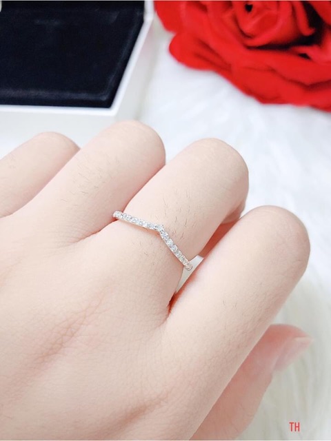 Nhẫn nữ V đá cách điệu chuẩn bạc ta -THJ SILVER