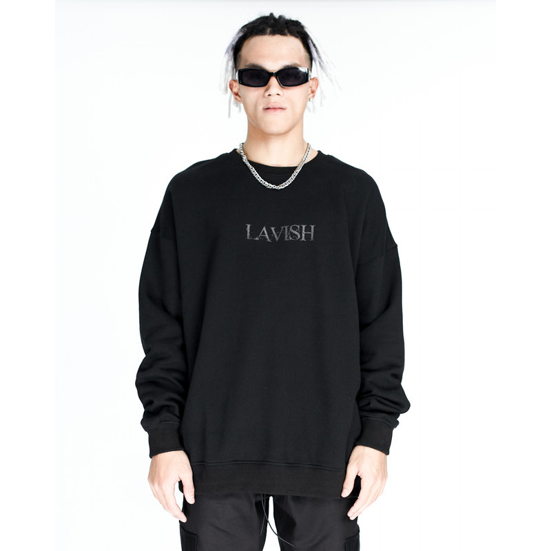 SNAZZY - Áo nỉ dài tay màu đen họa tiết chữ nâu V.O.Y form rộng | BigBuy360 - bigbuy360.vn