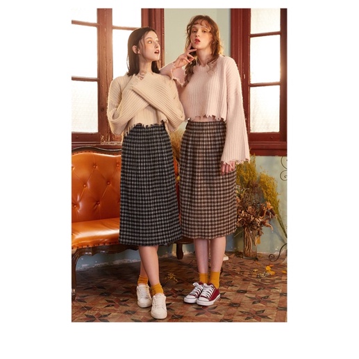 Chân váy midi kẻ caro