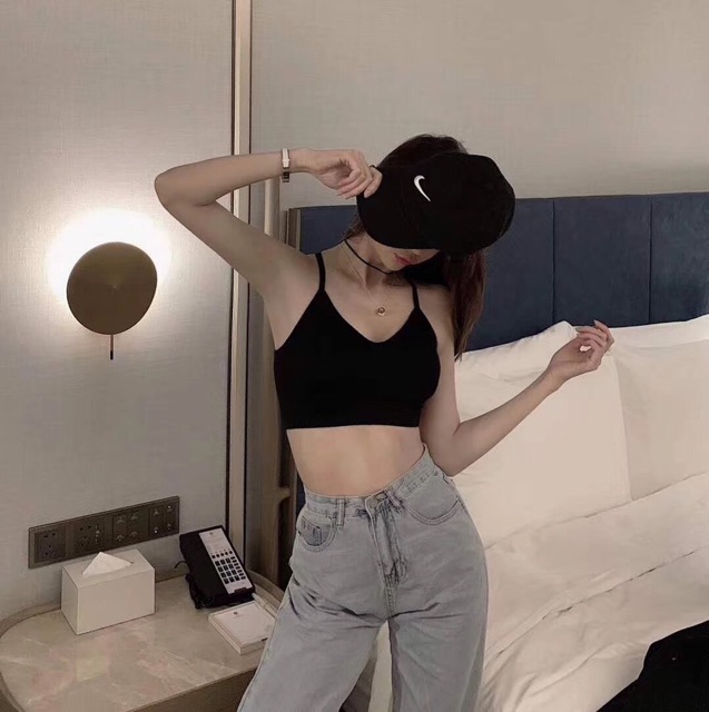 Áo bra đen khoét lưng U chất đẹp