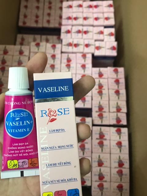 VASELINE ROSE Dưỡng ẩm môi xăm