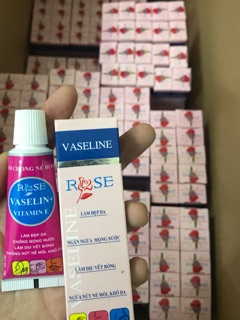 VASELINE ROSE Dưỡng ẩm môi xăm