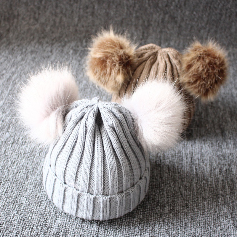 Mũ beanie đính quả bông dễ thương cho bé