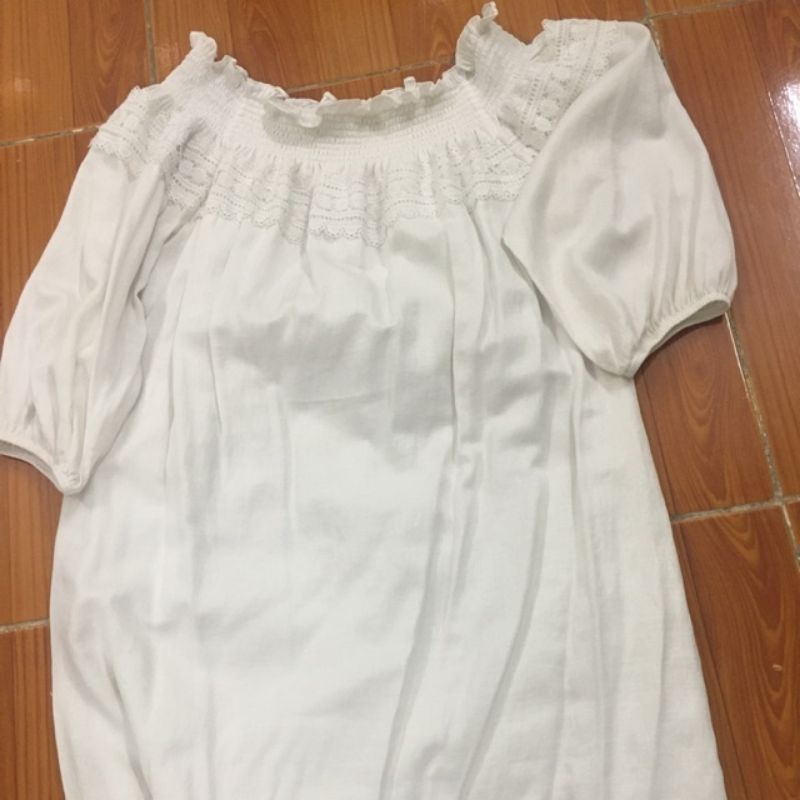 Đầm bẹt vai viền ren hoa Marc sz S