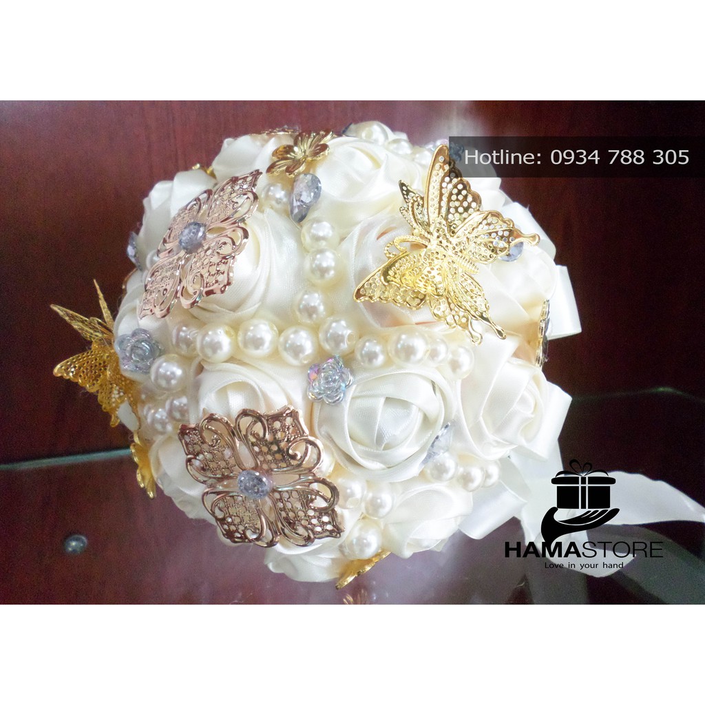 BÓ HOA CƯỚI CẦM TAY CÔ DÂU HOA LỤA SATIN MÀU KEM ĐIỂM PHỤ KIỆN MÀU VÀNG ĐỒNG VÀ ĐIỂM HẠT CHÂU HẠT CƯỜM GIÁ RẺ