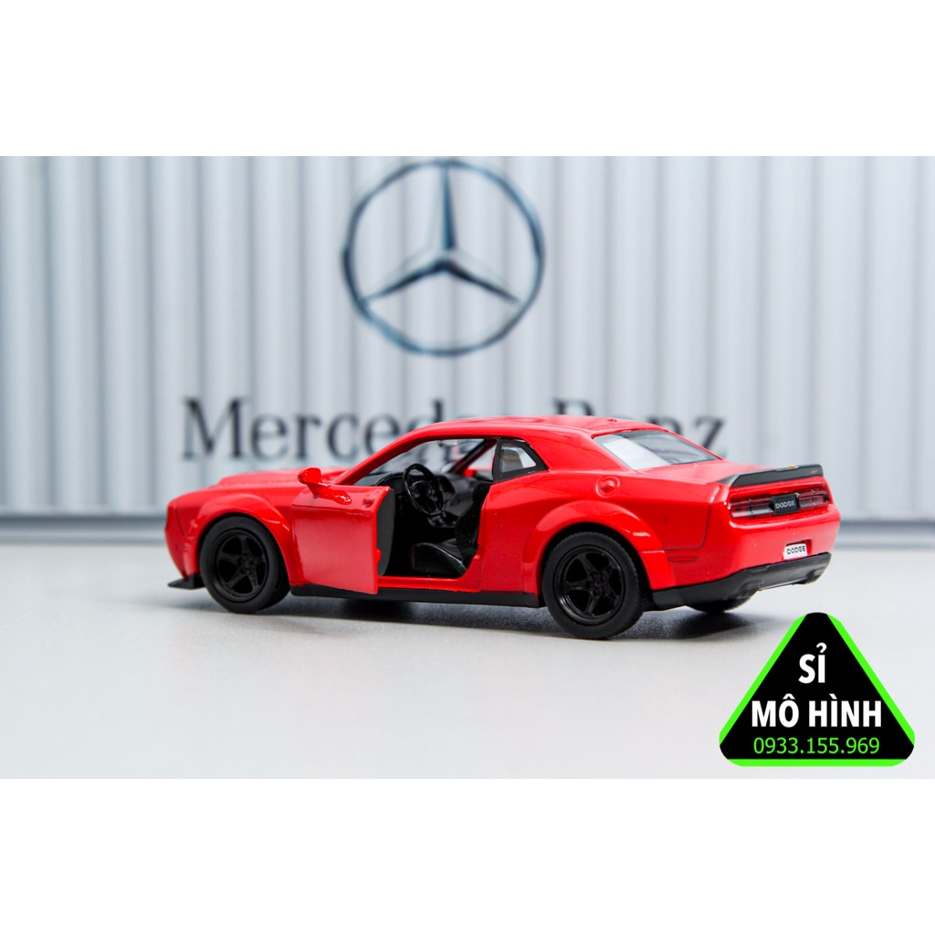 Mô hình xe ô tô Dodge Challenger 1:36