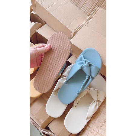 Hàng sẵn: Dép lê hở ngón quai chéo da Pu êm mềm thời trang ulzzang