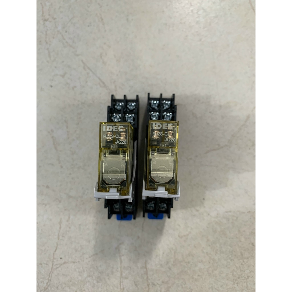 Rơle trung gian IDEC 8 chân loại mỏng RJ2S-CL-A220 + Đế