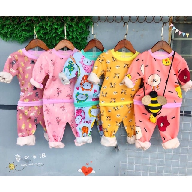 Bộ quần áo bỉ bông giữ nhiệt cho bé gái
