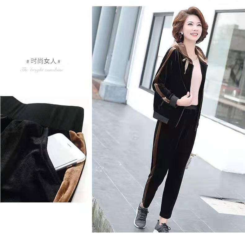Bộ đồ thể thao vải nhung dày phù hợp với phụ nữ trung niên mùa xuân thu đông gồm 2 món viền vàng đồng