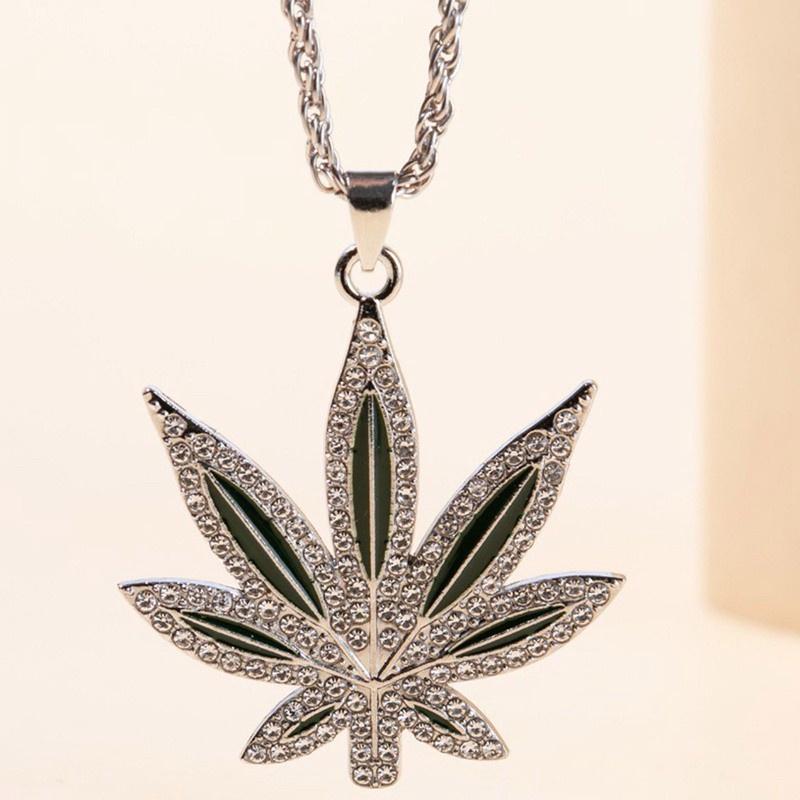 Vòng cổ Mặt Hình Lá Phong Phong Cách Hip Hop Dành Cho Nữ