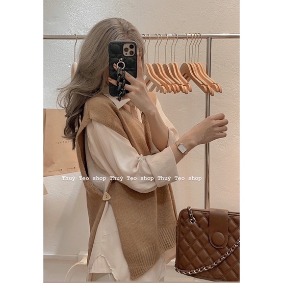 [Hàng sẵn] Áo gile xẻ tà cúc hông chất len thỏ mềm