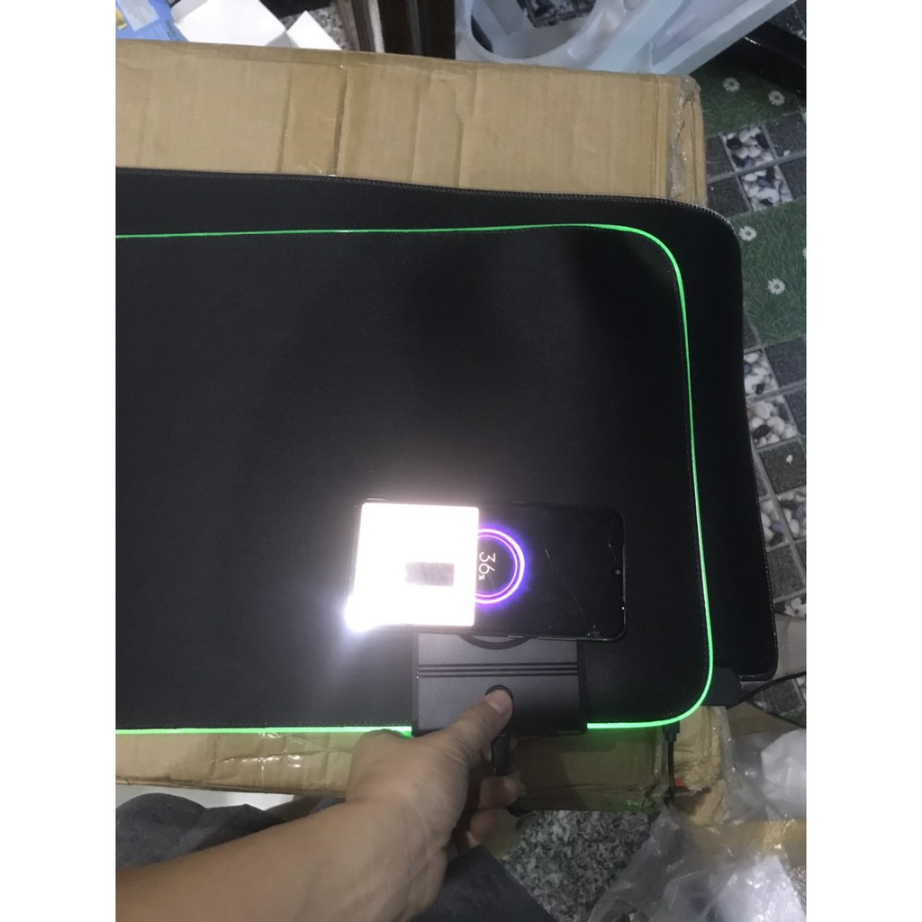 Lót chuột LED RGB kiêm sạc điện thoại không dây Gaming