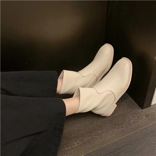 Bốt cao cổ !