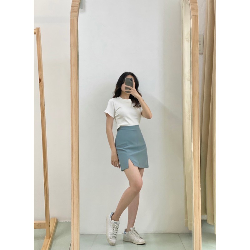 Chân váy xẻ tà ngắn | BigBuy360 - bigbuy360.vn