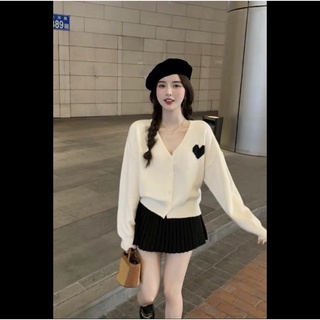 Áo len thêu tim xinh xắn