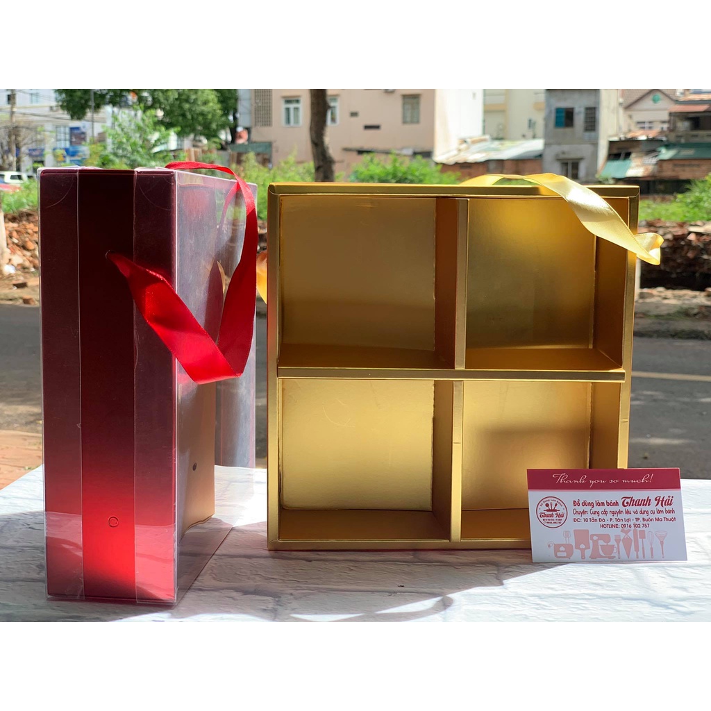 Hộp MICA 4 Bánh 150g .