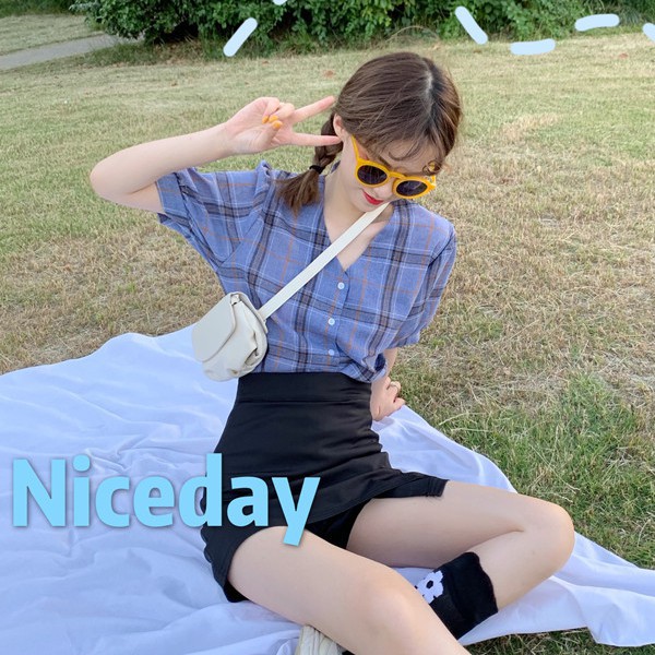 Áo sơ mi kẻ caro tay ngắn phong cách Hàn