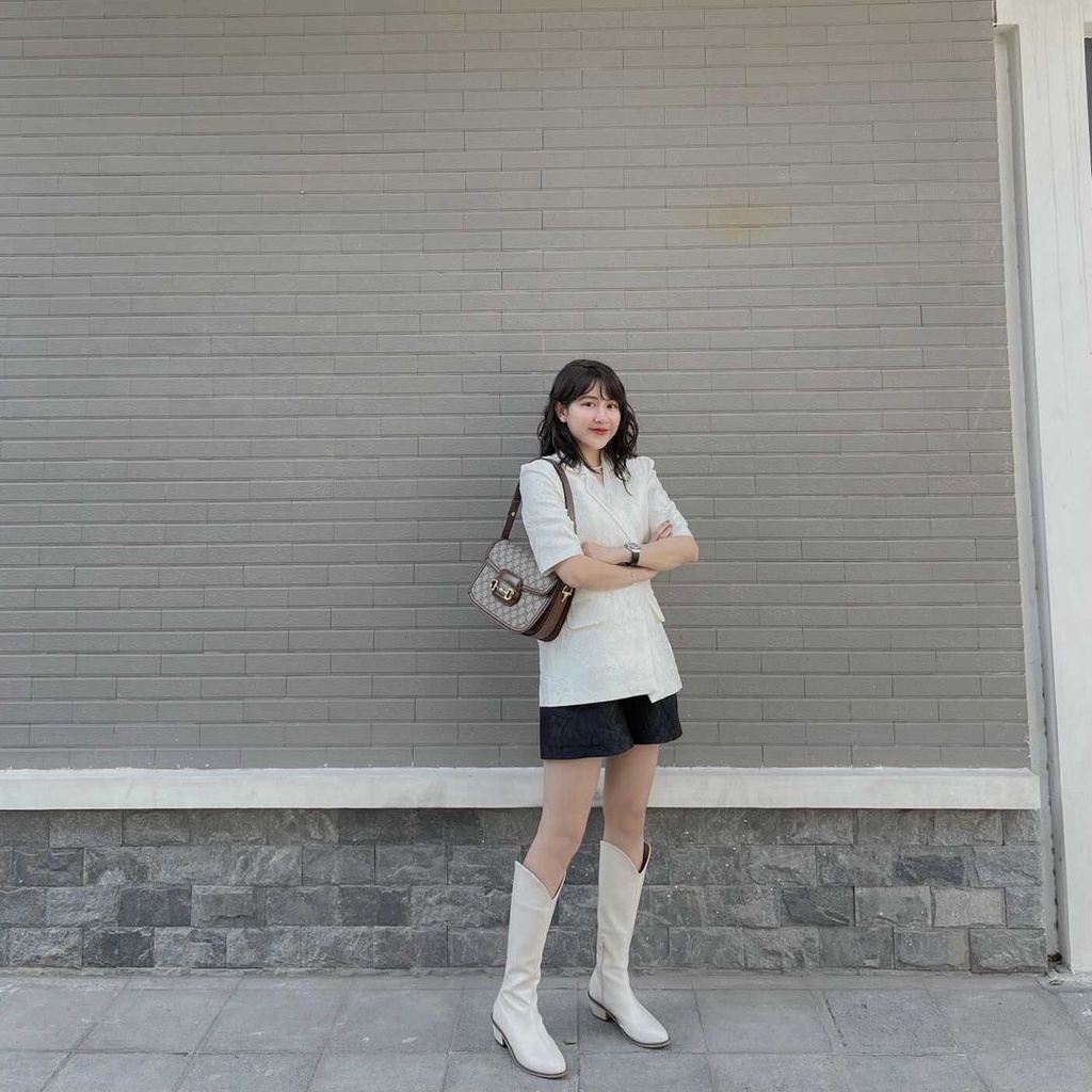 Quần short nữ họa tiết in nổi thanh lịch AMBER SHORT