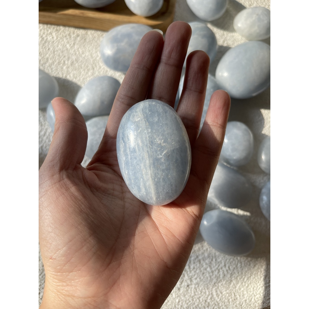 Palm Celestine (Celestite) tự nhiên,đá thanh tẩy, đá phong thủy dùng trong Tarot, Reiki, thiền định