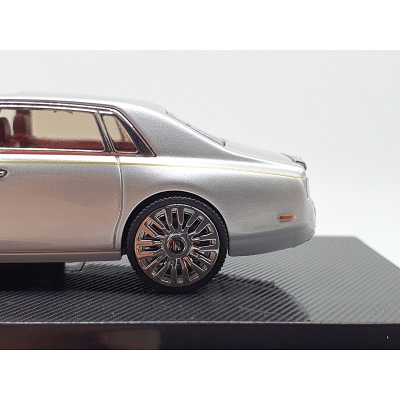 Xe Mô Hình Rolls Royce Phantom VII 1:64 Collector's Model ( Bạc )