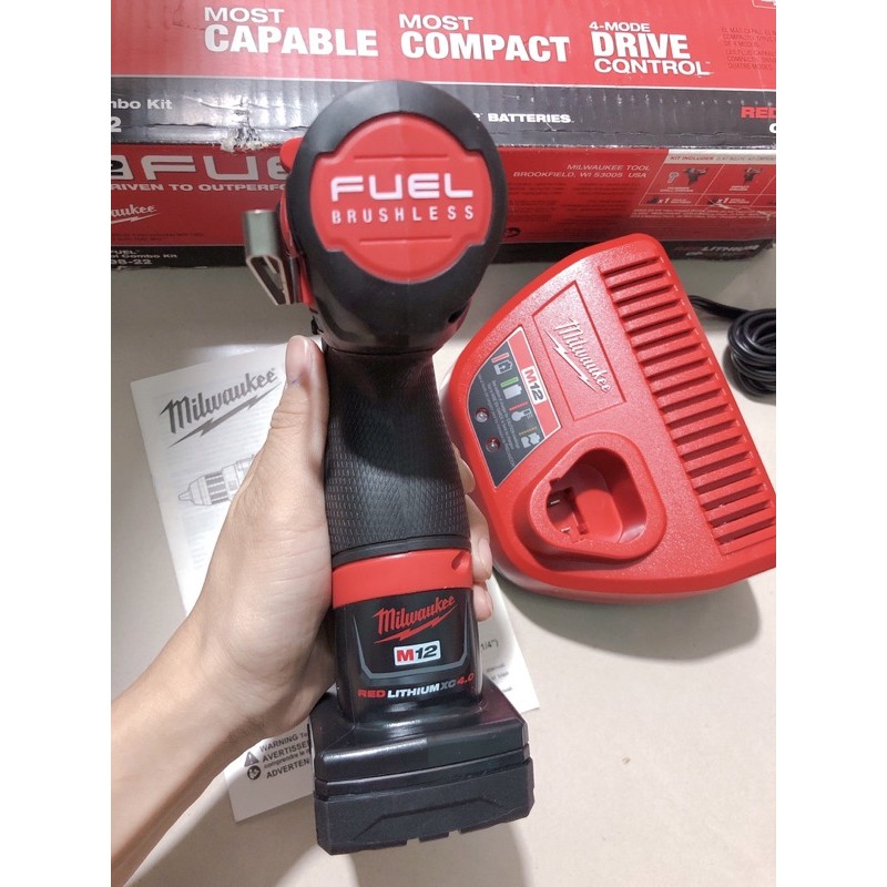 Bộ milwaukee  2504 m12