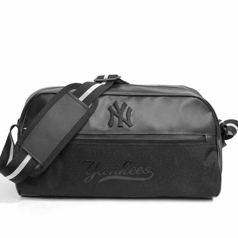 Túi trống GYM MLB New York Yankees logo kim loại mạ vàng , hàng cao cấp chống thấm, cực sang xịn mịn chuẩn đẹp