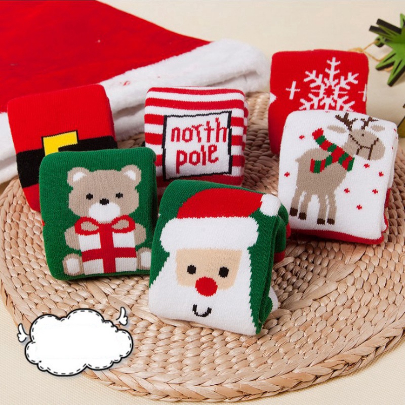 Vớ cotton giữ ấm họa tiết giáng sinh xinh xắn dành cho các bé