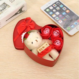 Hoa hồng sáp 3 bông kèm gấu hộp thiếc trái tim