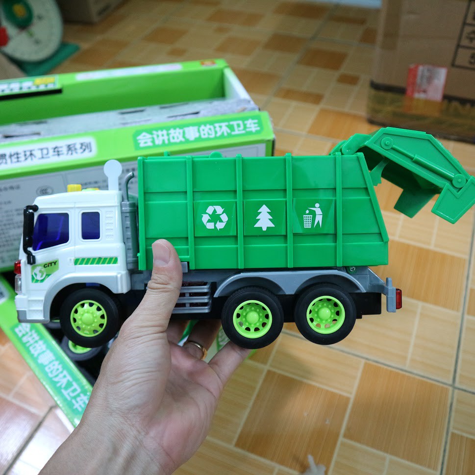 Mô hình xe chở rác chạy đà đồ chơi trẻ em tỉ lệ 1:16