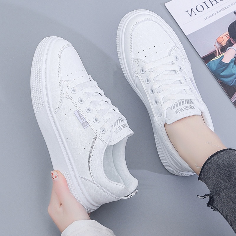 Giày Sneaker Nữ Đế Bằng Màu Trắng Cơ Bản Dễ Phối Đồ - F03