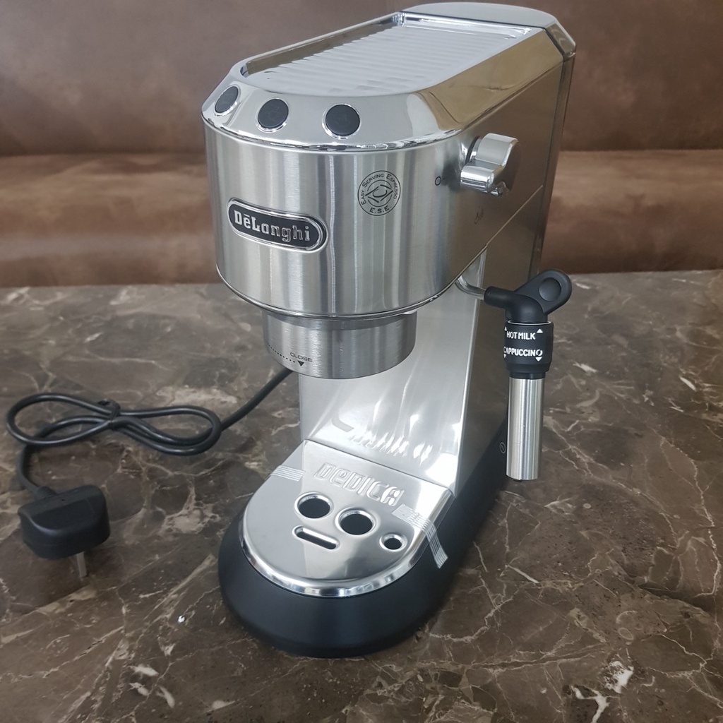 [GIÁ SỐC - HÀNG CHÍNH HÃNG] Máy pha cà phê chuyên dụng, thương hiệu cao cấp Delonghi EC685.M (Công suất: 1300W)