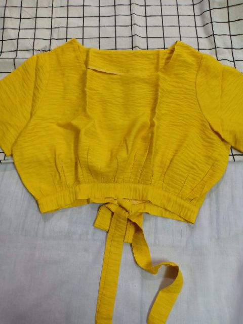 ÁO CROPTOP HER CỘT NƠ SAU