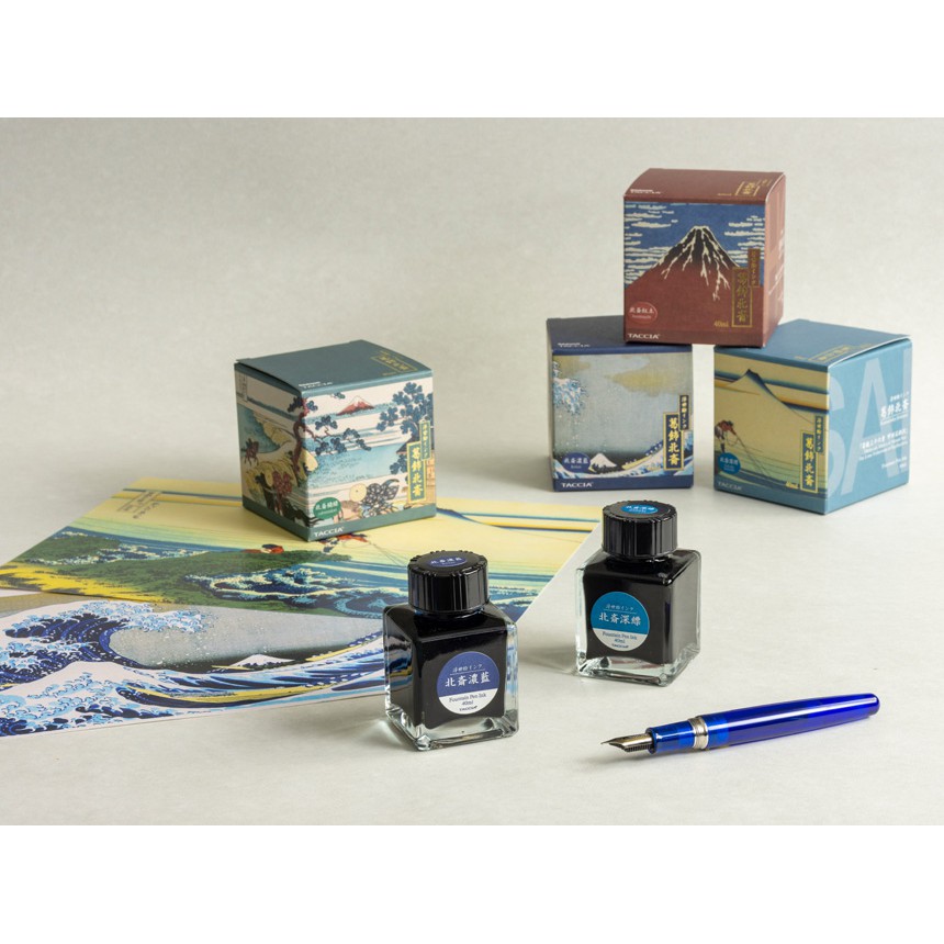 Mực Taccia Hokusai