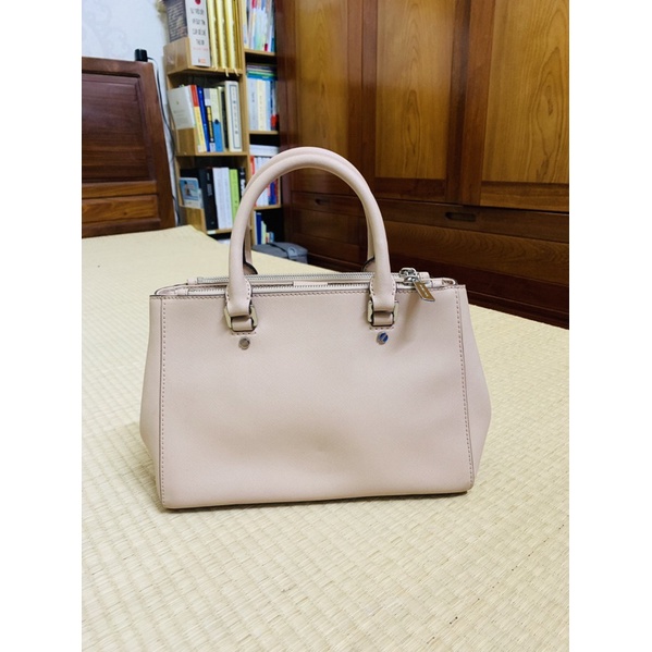 Pass túi Michael kors auth mới xách 2 lần