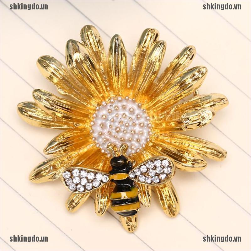 Trâm Cài Áo Hình Con Ong Và Hoa Cúc