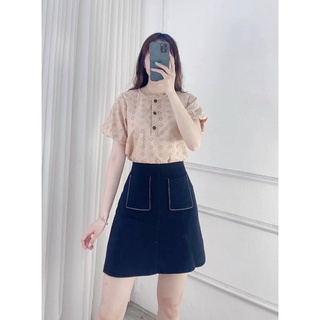 Áo thô đục lỗ cúc gỗ