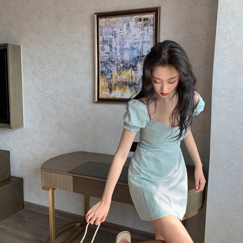 Bạc hà Màu xanh lá cây Pháp Cổ áo vuông Đơn giản Eo thon gọn eo Thanh lịch Puff Sleeve Dress A-line Dress Small Dress | BigBuy360 - bigbuy360.vn