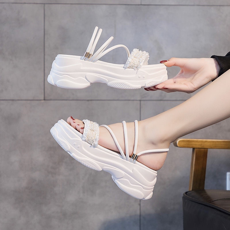 Giày  mùa hè Giày đi làm cho học sinh Bàn chân thoải mái bánh mì sandal nữ đế cao xăng đan