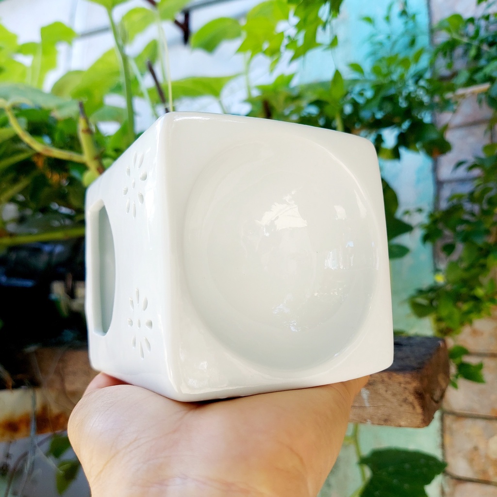 Đèn xông tinh dầu đốt bằng nến tealight dáng vuông hoa nhí màu trắng decor phòng ngủ bàn làm việc.