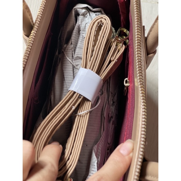 Túi cầm tay đeo chéo siz22cm.6 ô li,4 màu chọn lựa.Freeshipetra.