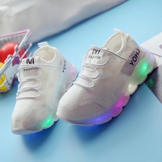 Giày đế mềm, có đèn LED cho bé
